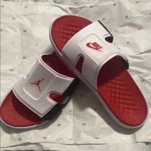 Jordan slides Hydro 8 size 11